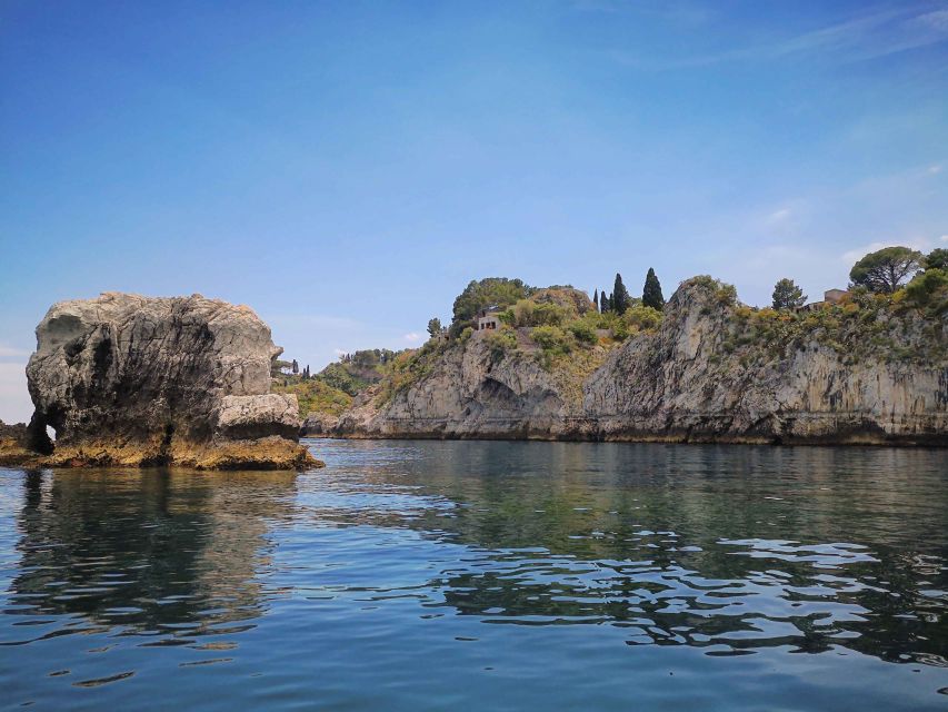 Taormina: Coastal Highlights Cruise with Wine & Food Tasting - Why the Etna wine tasting feels more personal than a standard pour