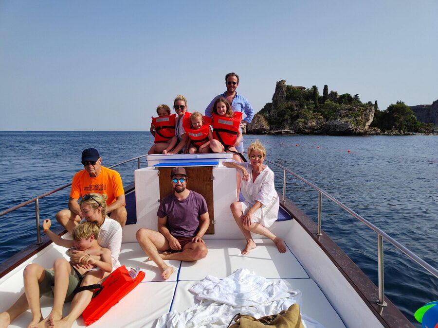 Taormina: Coastline Boat Tour with Aperitif and Snorkeling - Isola Bella: The Main Event for Snorkeling and Swimming