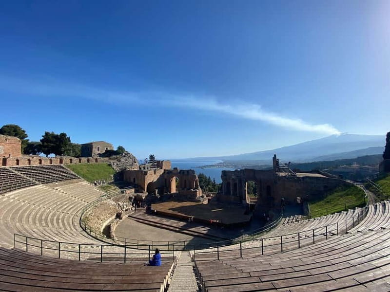 Taormina: exclusive tour with food, drinks, and sunset, pick-up from Catania - Villa Comunale: where the views and the pace slow down