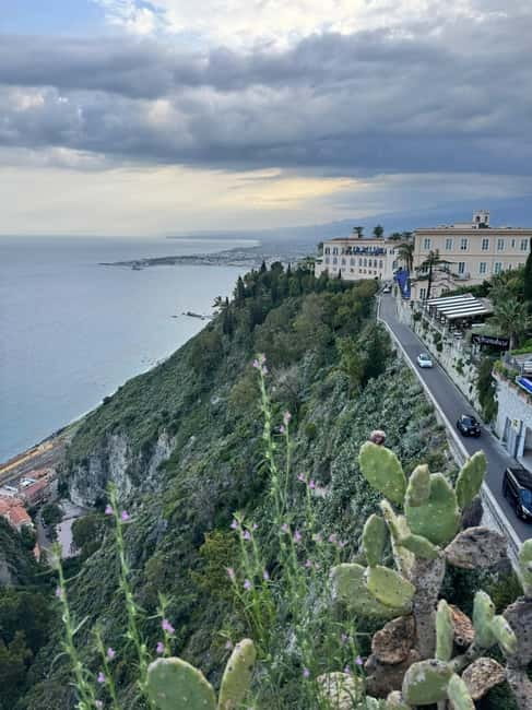 Taormina: exclusive tour with food, drinks, and sunset, pick-up from Catania - Who should book this Taormina sunset experience