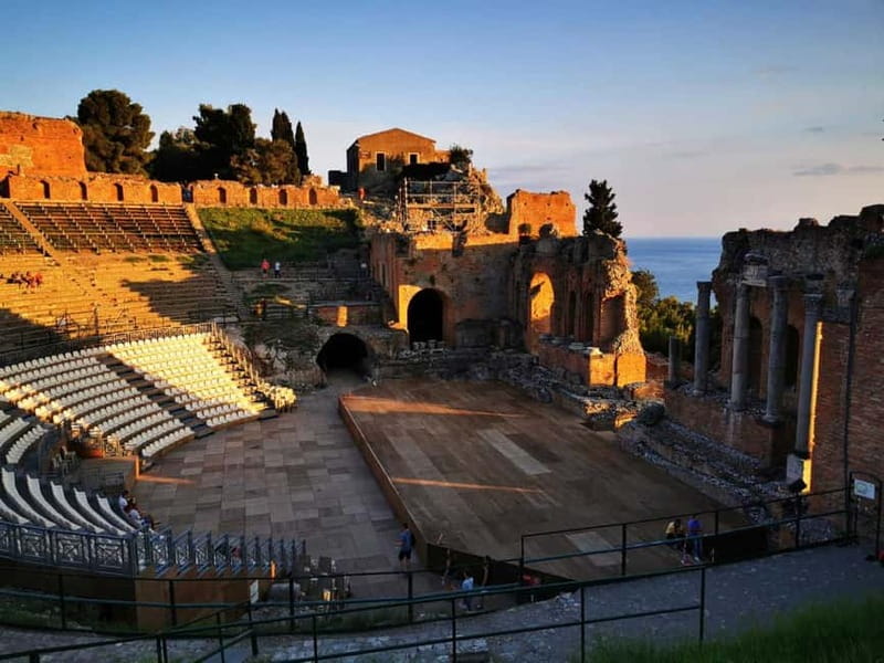 Taormina: Guided Walking Tour - Porta Catania to Porta Messina, a walk through Taormina’s main idea