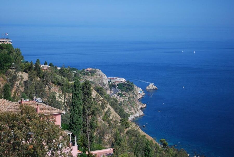 Taormina Kayak Adventure - Naxos Bay and Mount Etna: the view you’ll keep thinking about