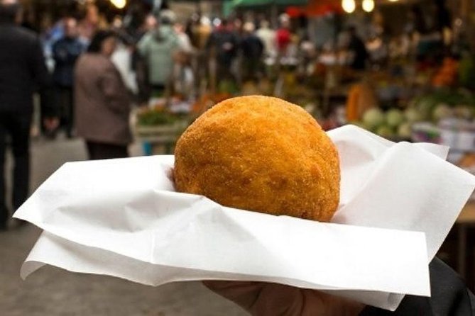 The Complete Street Food Walking Tour - History & Tasty Bites in Palermo - Via Maqueda for arancina: one bite, then the quick lesson