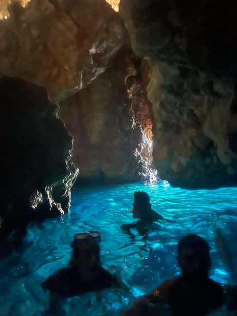 Tour in barca Riserva dello Zingaro da San Vito Lo Capo - The cruise to Zingaro and Scopello Faraglioni: watch the coast, listen to the captain