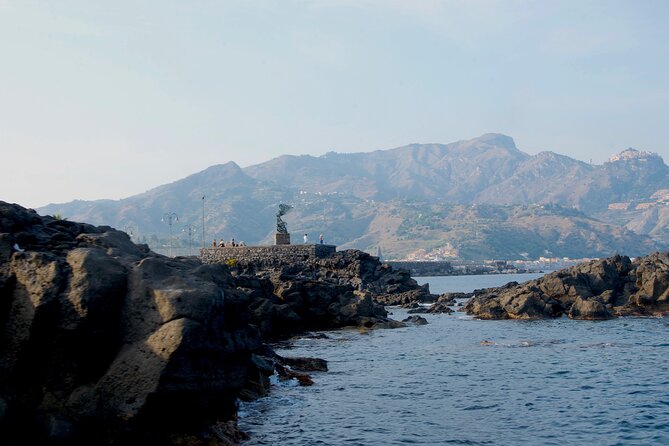 Tour to Baia di Taormina, Isola Bella and Naxos - What You Can Actually See From the Water