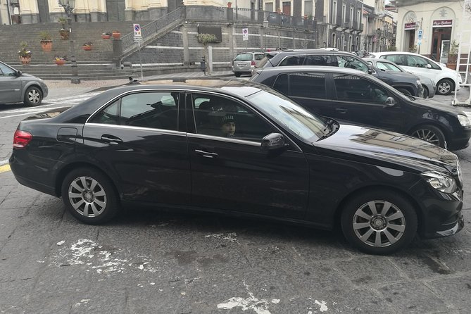 Transfer from Taormina and sourrounding villages to Catania Airport - Choosing the Sedan or Minivan for a Smooth Group Fit