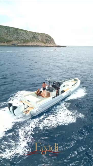 Trapani Tour un giorno alle Egadi Favignana e Levanzo - What’s included on board: snorkeling gear, SUP, skipper know-how, and drinks