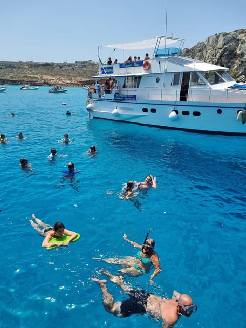 Trapani: Yacht Excursion to Levanzo and Favignana with Lunch - Levanzo in about one hour: the quick island taste