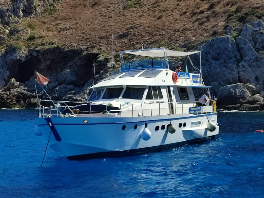 Trapani: Yacht Excursion to Levanzo and Favignana with Lunch - Favignana free time: shopping with a view, about two hours