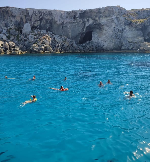 Trapani: Yacht Excursion to Levanzo and Favignana with Lunch - Setting out from Trapani at 9.30 am, and where to find your crew