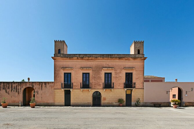 Visit and Private Tasting of EVO Oil and Organic Wine - Entering Baglio Ingardia in Trapani: the setting matters