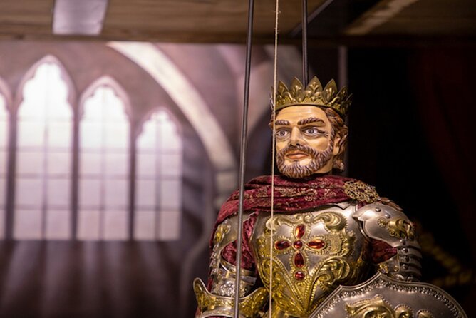 Visit to the Museum and show of Sicilian puppets in Syracuse - First Stop: Opera dei Pupi in Syracuse and What the Tour Sets Up
