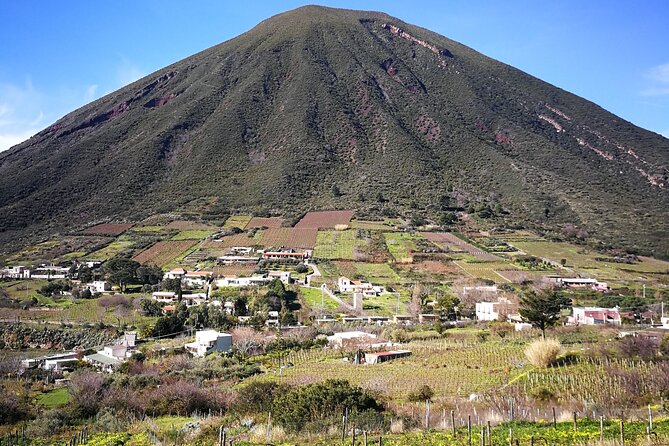 Walk through vineyards, breathtaking views and flavors of Salina - From Santa Marina Salina to Leni: Meeting Points and Getting There