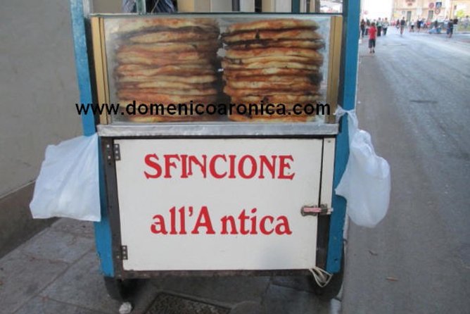 Walking Tour and street food Tour Palermo / History and Food - Quattro Canti and the Fontana della Vergogna, meaning beyond the photos