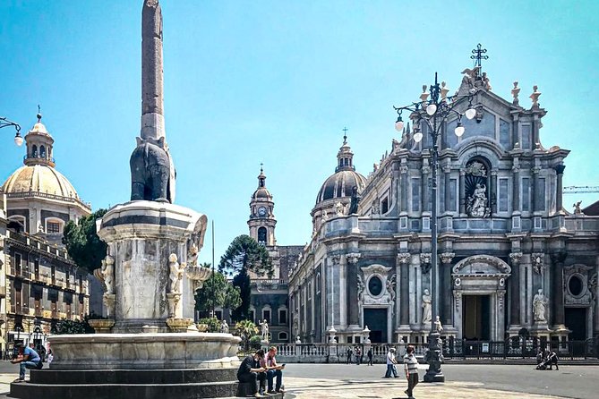 WalkingTour CATANIA - discovering the city of lava with a licensed guide - Piazza del Duomo: Where Catania’s lava story becomes real