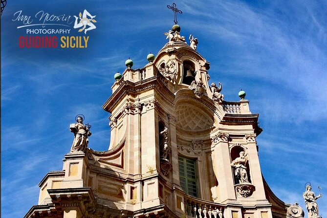WalkingTour CATANIA - discovering the city of lava with a licensed guide - Palazzo degli Elefanti: The town hall name you can literally see