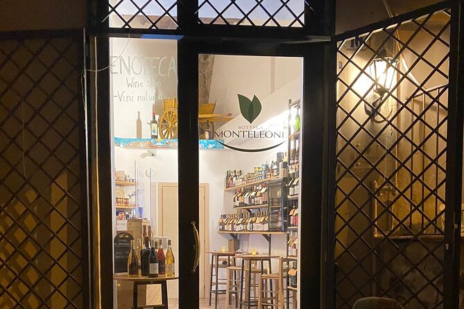 Wine Tasting in a group with other travelers - Bottega Monteleone in Palermo: a central aperitivo-bar meeting point