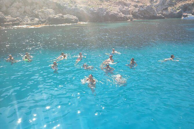 Yacht excursion Shalimar IV - Stop 3 and 4: More Favignana time, including the port pause